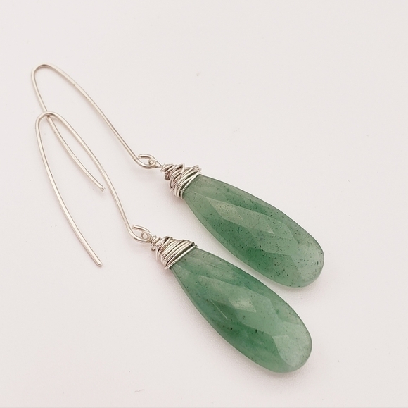 green Aventurine with sterling silver hand crafted dangle earrings. - Picture 3 of 3